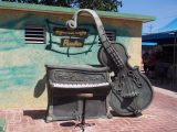 Street sculpture in Varadero market