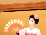 Geisha traditional dance